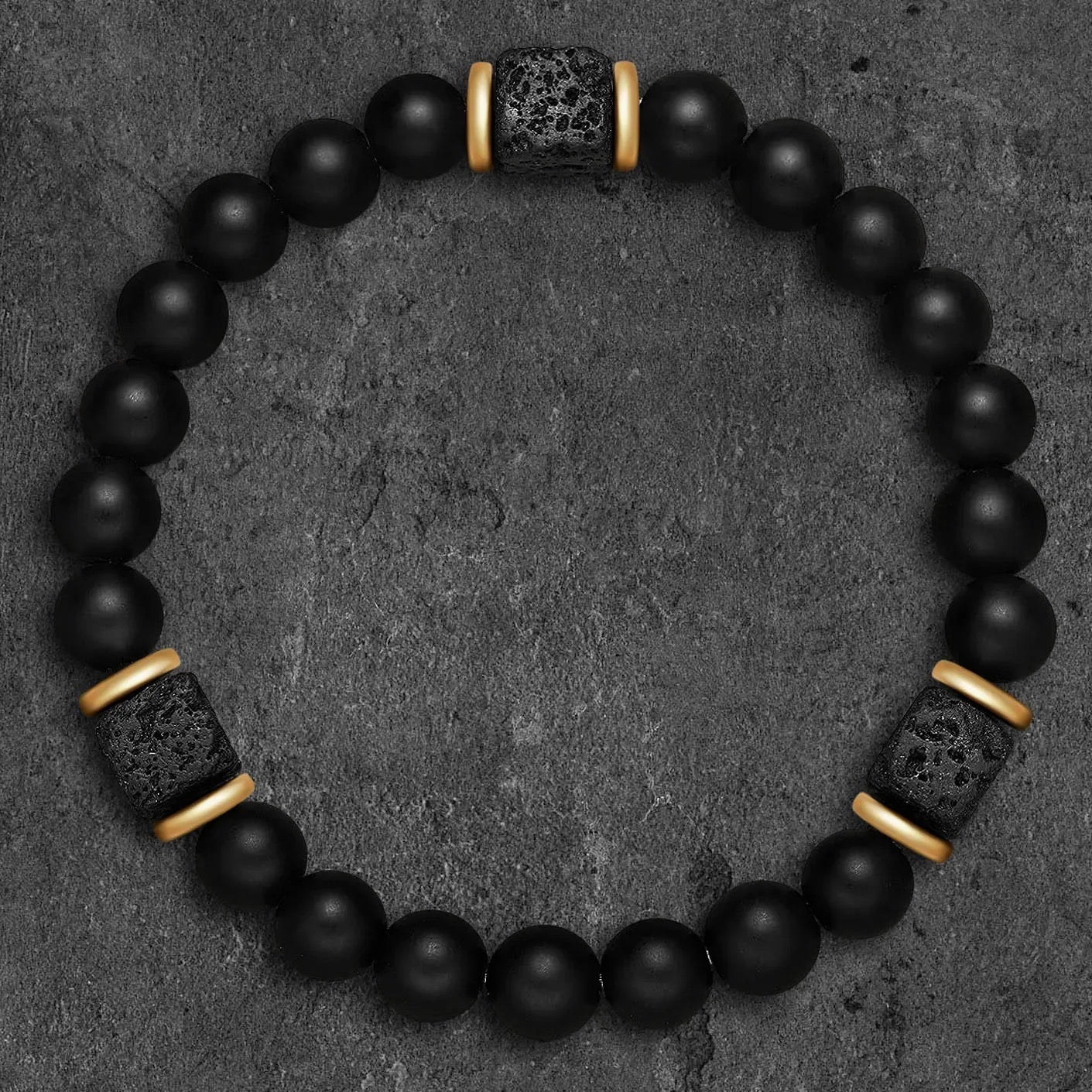 Bead de ónice negro mate y brazalete de lava