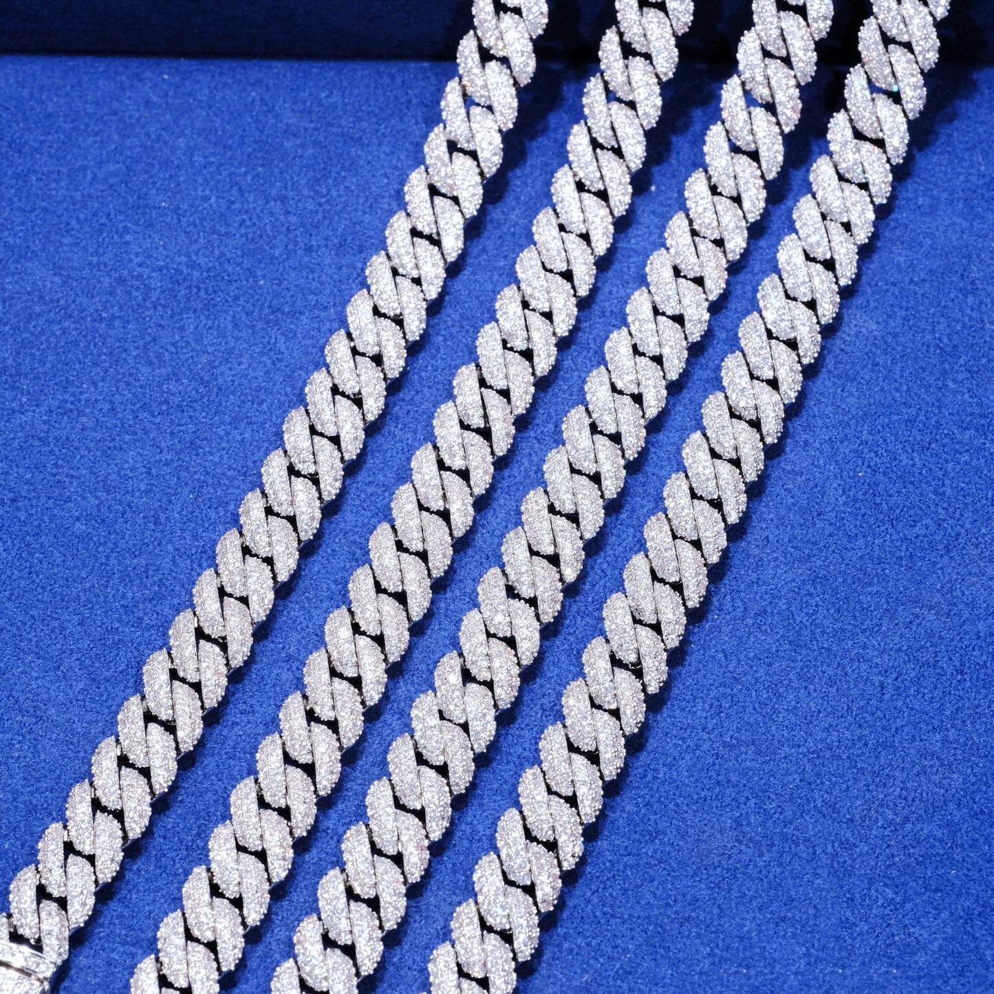 10mm Cuban Link Chain in White Gold