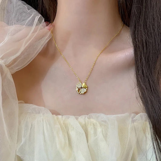 Collar de amor con corazón de trébol