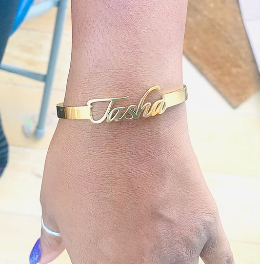 Brazalete de nombre personalizado